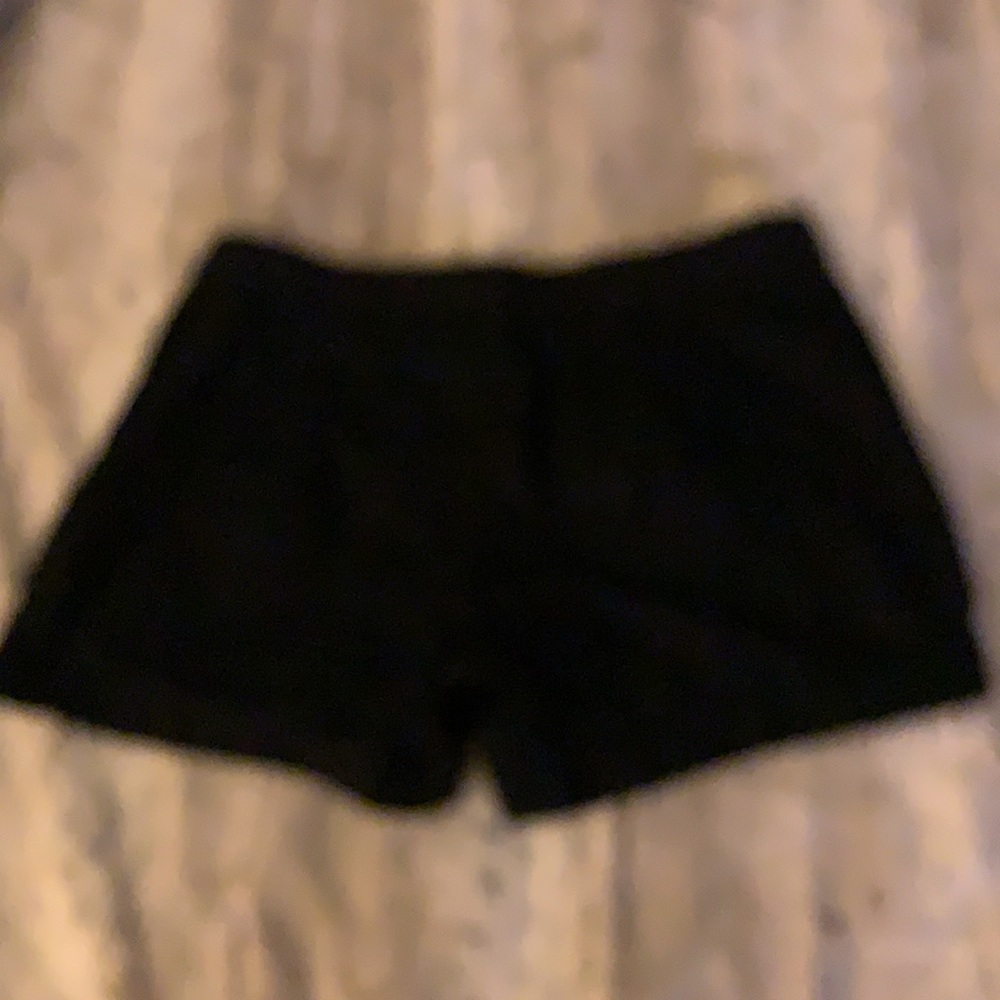 Shorts - Picture 2 of 3